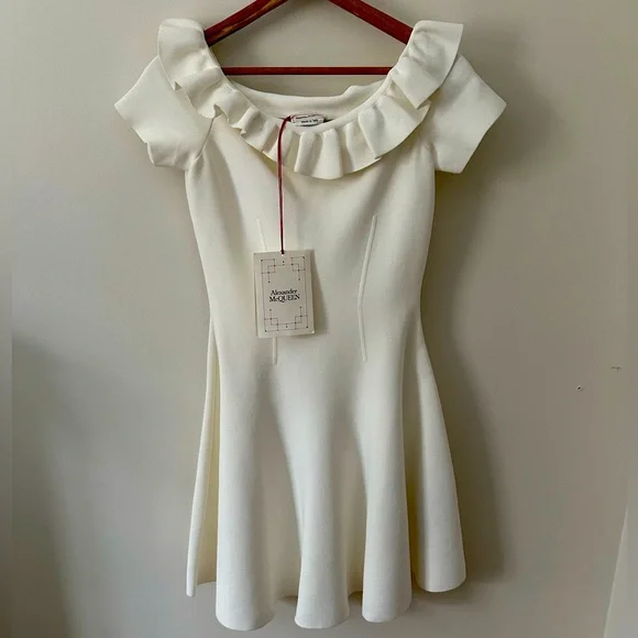 Alexander McQueen Off the Shoulder Ruffle Bateau Neckline Dress - Authentic - Picture 8 of 15